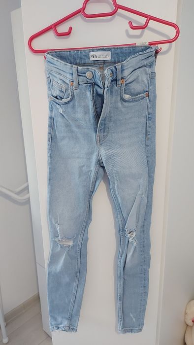 Vand blugi dama ZARA marimea 32