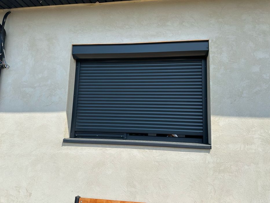 Plase de tantari/insecte, rulouri exterioare, glaf geam