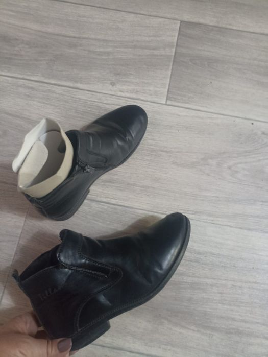 Продам обувь на мальчика кроссовки туфли. Ботинки