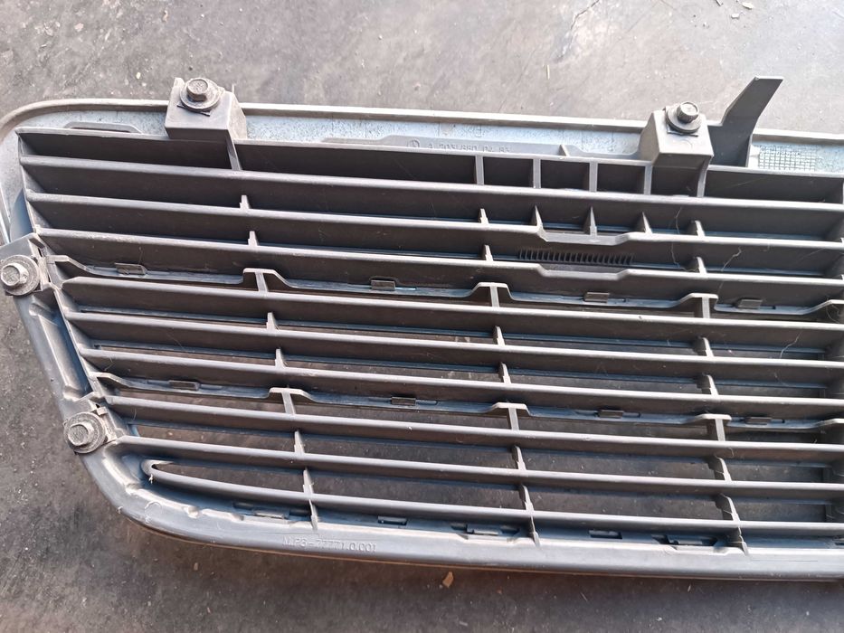 Предна решетка мерцедес C class