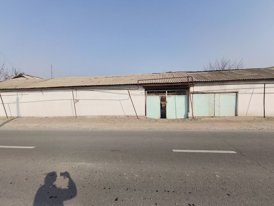 Ховли Уй срочна яхши нархда