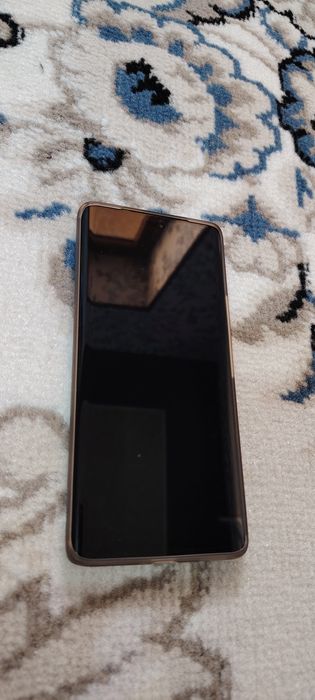 Honor x9c sotiladi hotrasi  8.256gb holati yangi.