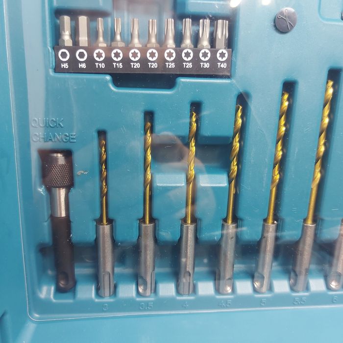 ПРОМОЦИЯ.Акумулаторен перфоратор Makita DHR171RAX3