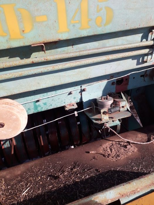 пресс-подборщик в отличном состоянии