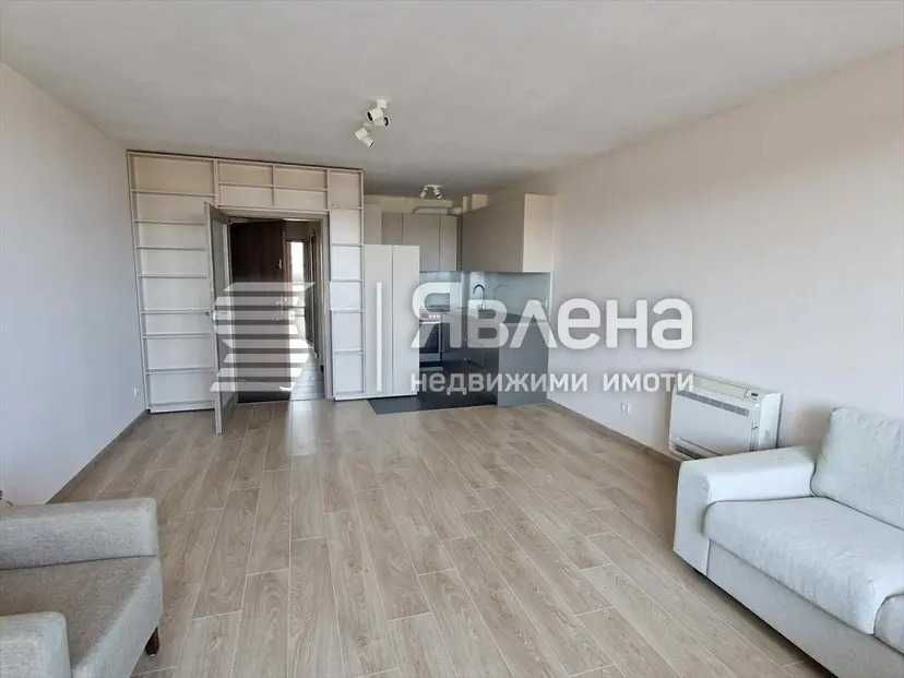 Дава се под наем Двустаен апартамент в Варна, Център - 88 кв.м за 324178.44 € - Снимка #1