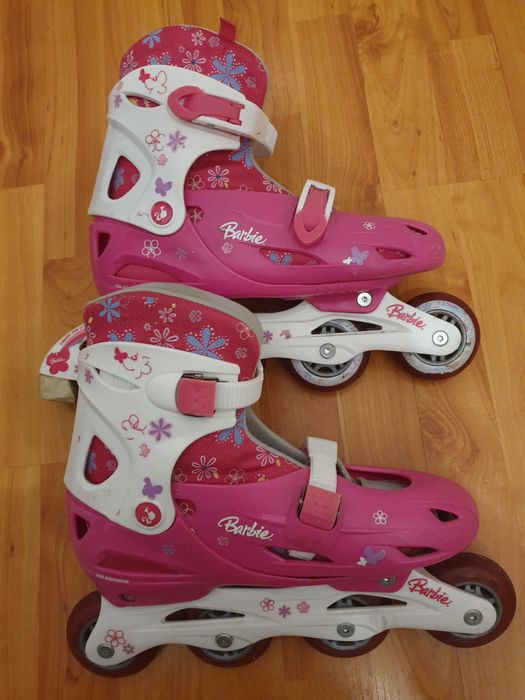 Vând role Barbi second.