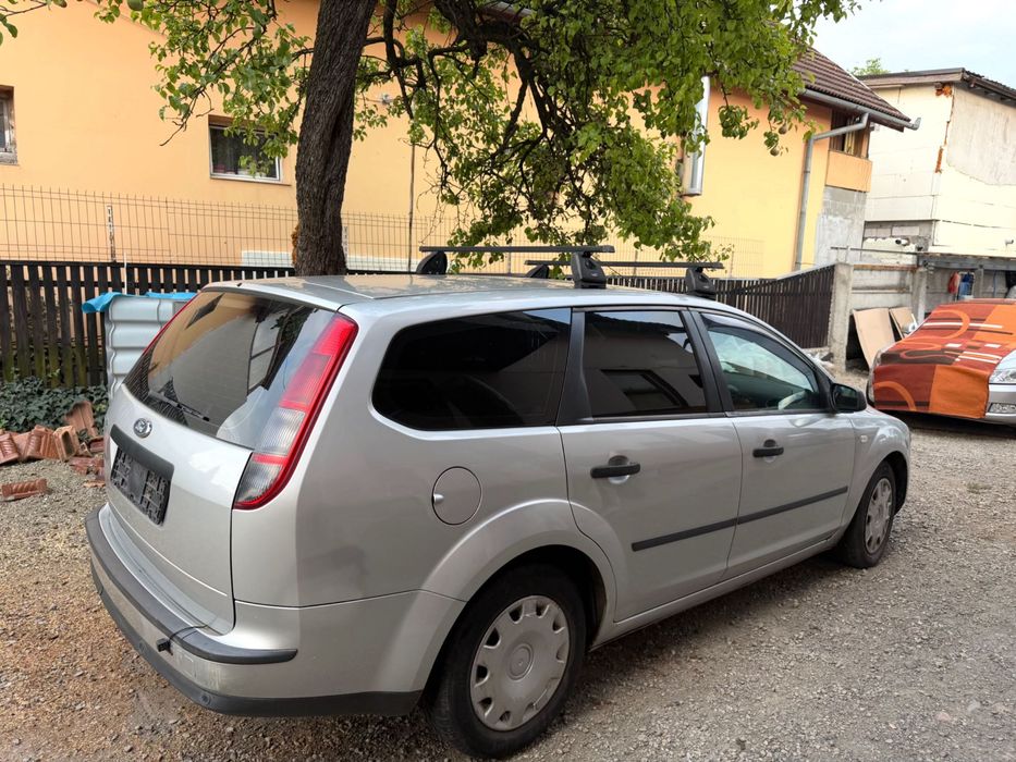 Ford Focus Break 1.6 Benzină (115 CP) | An 2006 | Bare plafon + Set extra roți