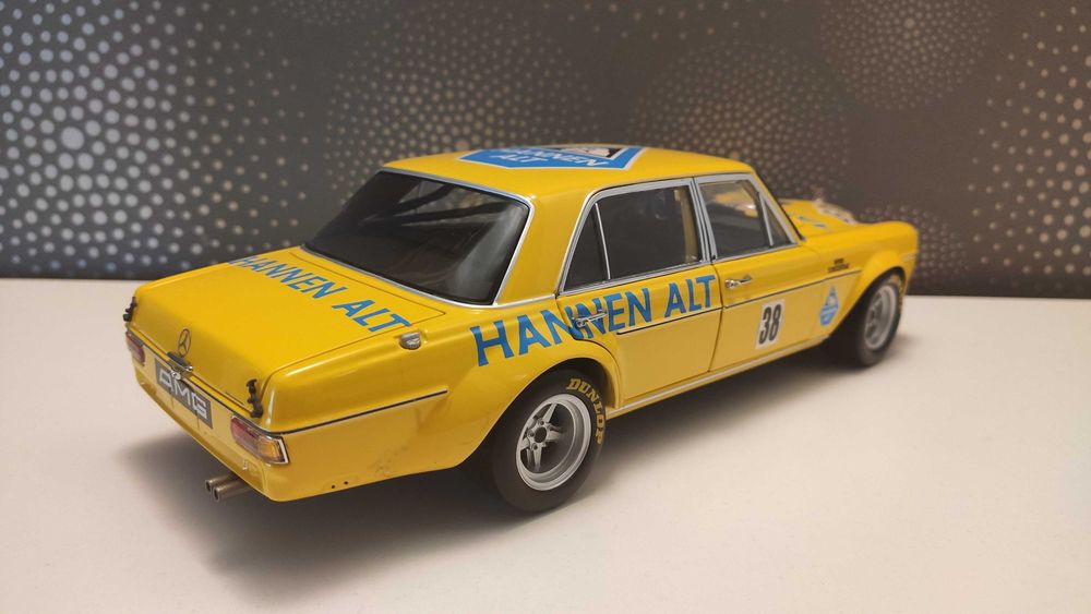 Macheta 1:18 Mercedes-Benz S-Klasse 300 SEL 6.8 AMG – 1/18 Minichamps
