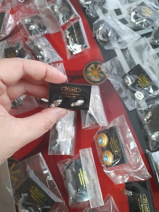 Lot 55 perechi de cercei