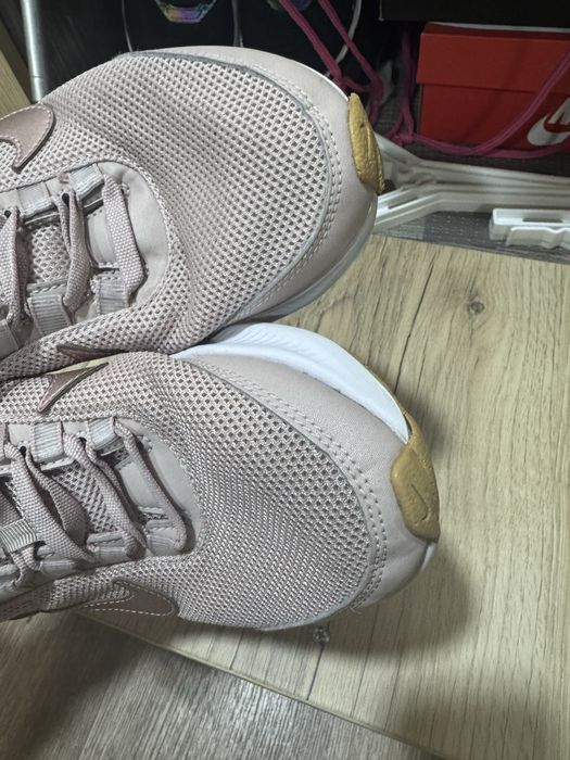 кроссовки по хорошей цене