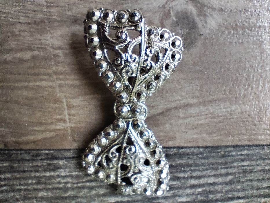 Винтидж брошки (ръчна изработка филигран), птица, панделка, гущер