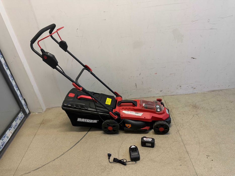 075343	R20 Косачка безч. 33cm 35L 5нива 4Ah 150m2 RDP-BLM20