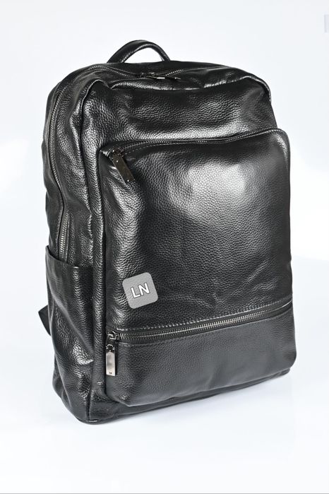 Голяма раница от естествена кожа с дишащ гръб