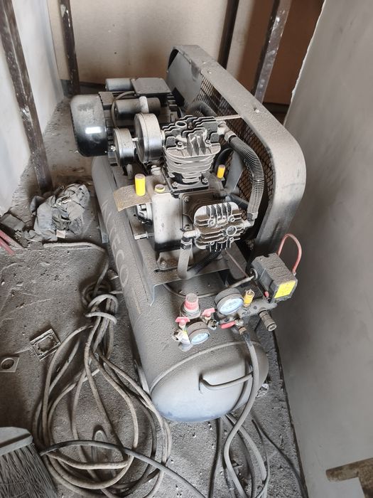 Продам компрессор обсолют новый не пользовались