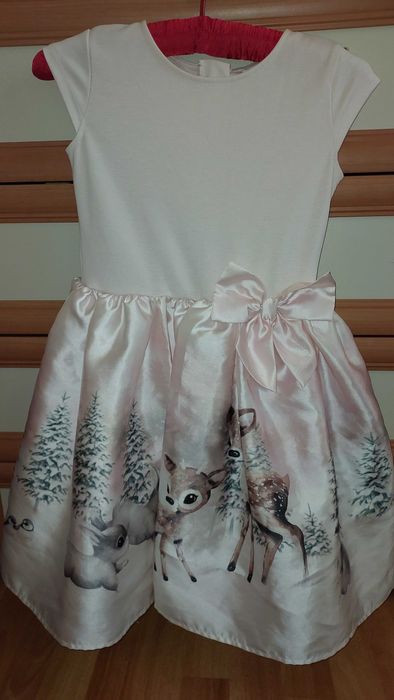Детска рокля H&M, 134-140 см - с къс ръкав и мотиви на сърнички
