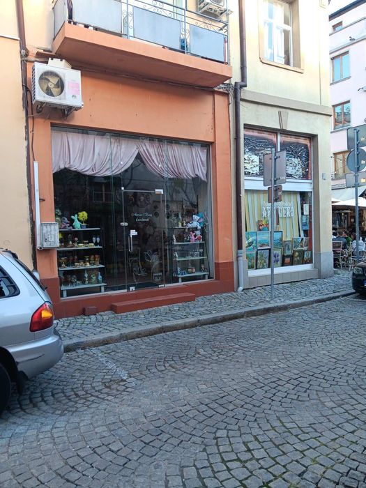 Дава се под наем Магазин в Пловдив, Старият град - 36 кв.м за 510 € - Снимка #1