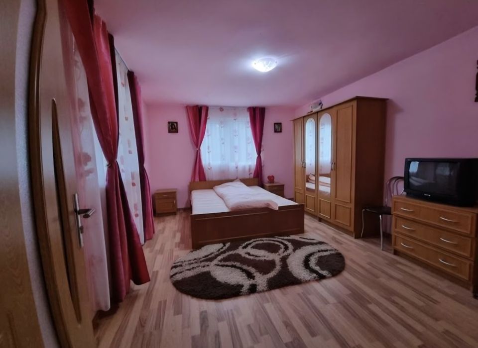 Liber de Revelion și Crăciun, Închiriez cabană în Albac