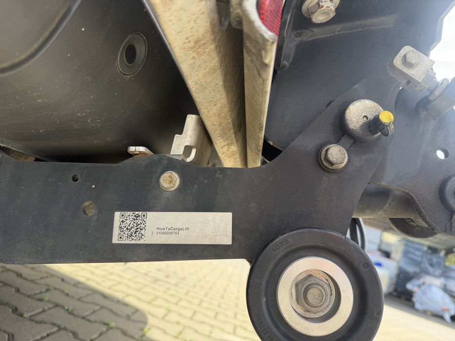 Lift hidraulic BÄR Cargolift 600 kg (2022) + telecomandă wireless + cablu