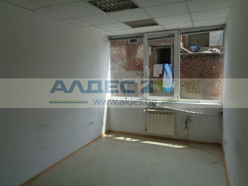 Продава се Офис в София, Център - 2358 кв.м за 552 €/кв.м - Снимка #5