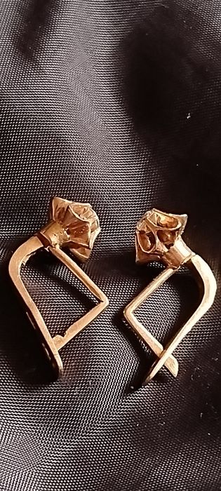Продаются серьги золотые 583