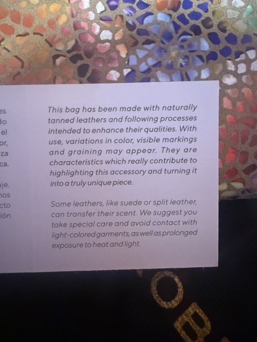 Дамска чанта с дръжка на италианската марка Roberto Verino