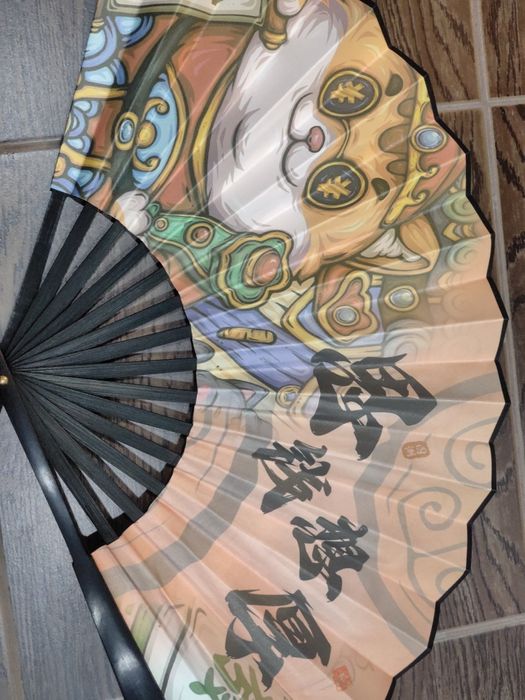 Красочные праздничные вееры