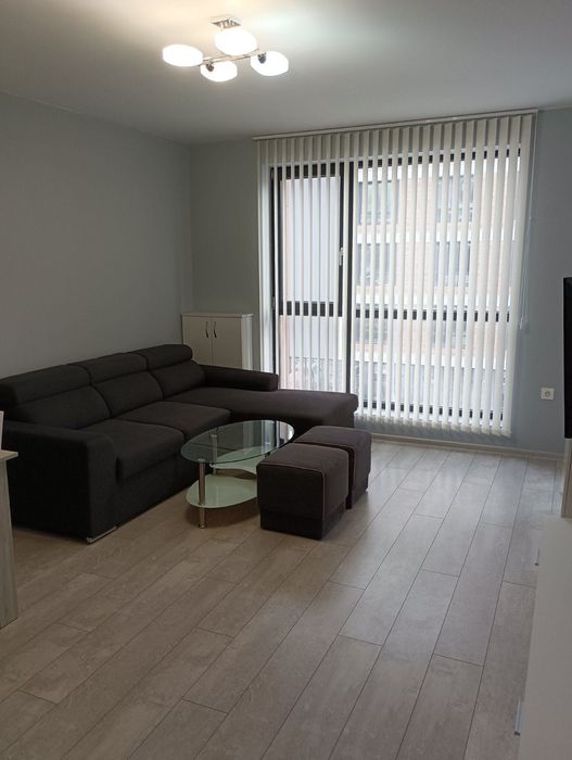 Дава се под наем Двустаен апартамент в Перник, Изток - 59 кв.м за 459 € - Снимка #1