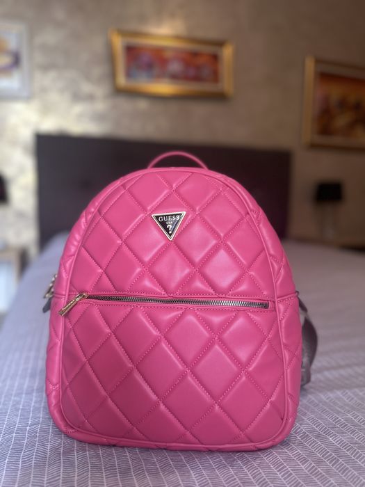 Розова раница Guess