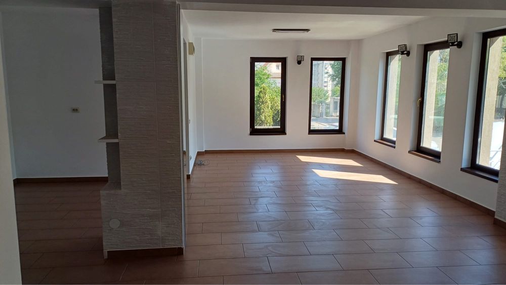 Spatiu comercial zona Selgros parter bloc nou