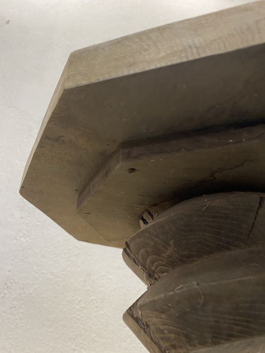 Стара френска колона от дъб