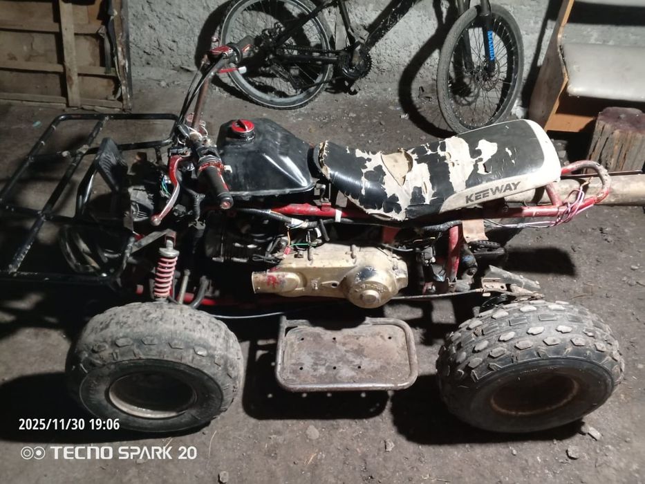 Продам квадроцикал 100000