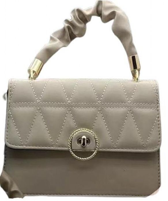 Чаровна дамска чанта в комплект с портмоне