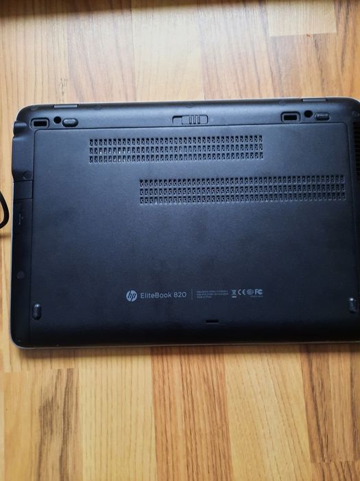 HP EliteBook 820
