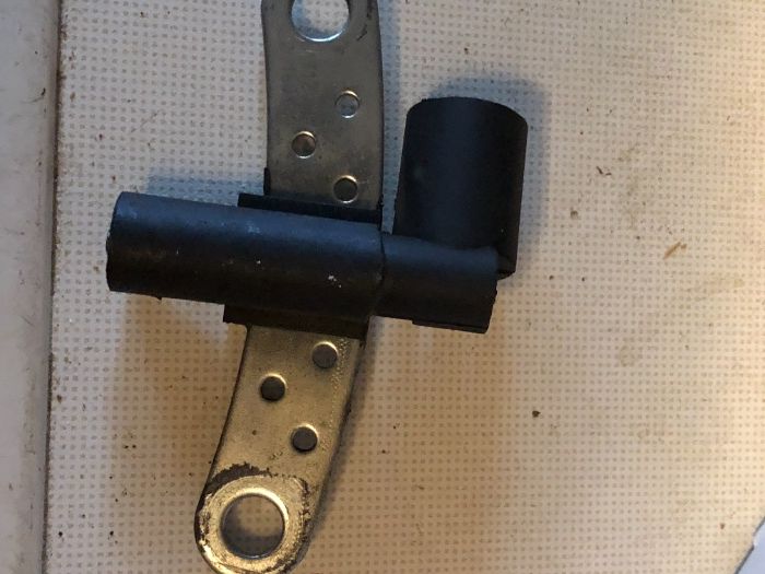 Продавам датчик кол вал.в. помпа, агренажен кт за рено лагуна 2 бензин