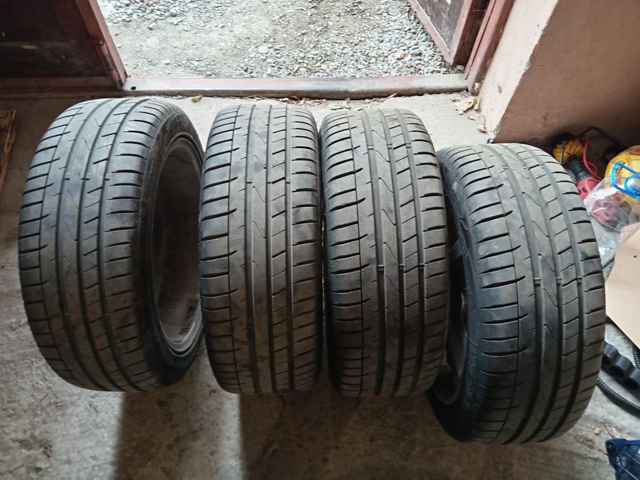 Летни гуми 215/45/17