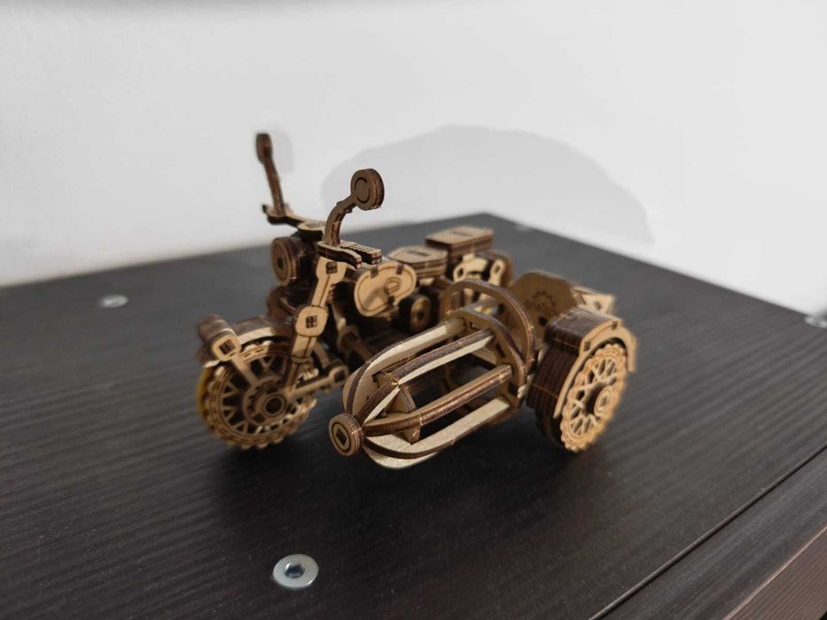 Colecție modele mecanice din lemn Ugears – 8 modele (asamblate)