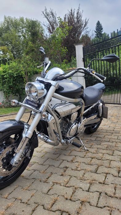 Motocicleta Chopper Cruiser Aquila 650