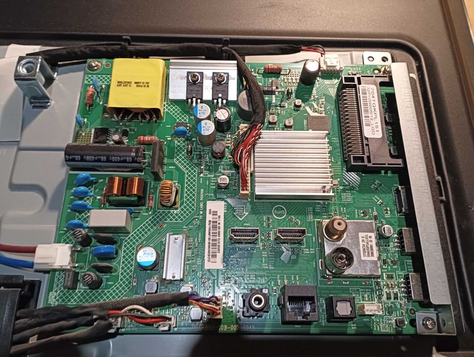 Продавам Main board 715GC276-C0D-000-004D ТВ PHILIPS 32PHS6605/12
