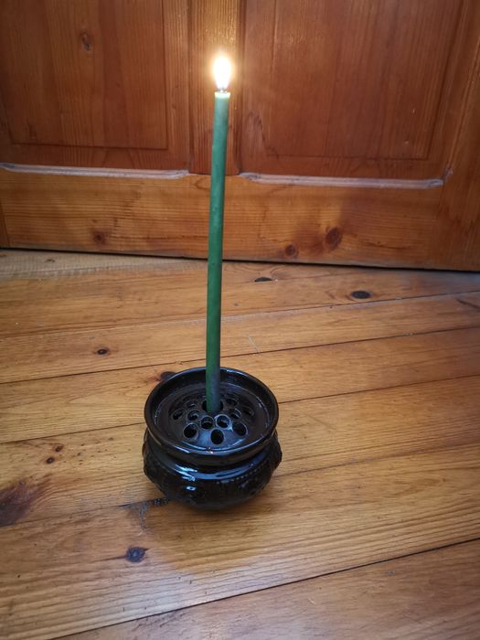 Свещници от месинг, ковано желязо, керамика, стъкло и др