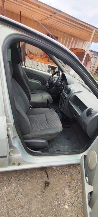 Автомобиль Рено Логан