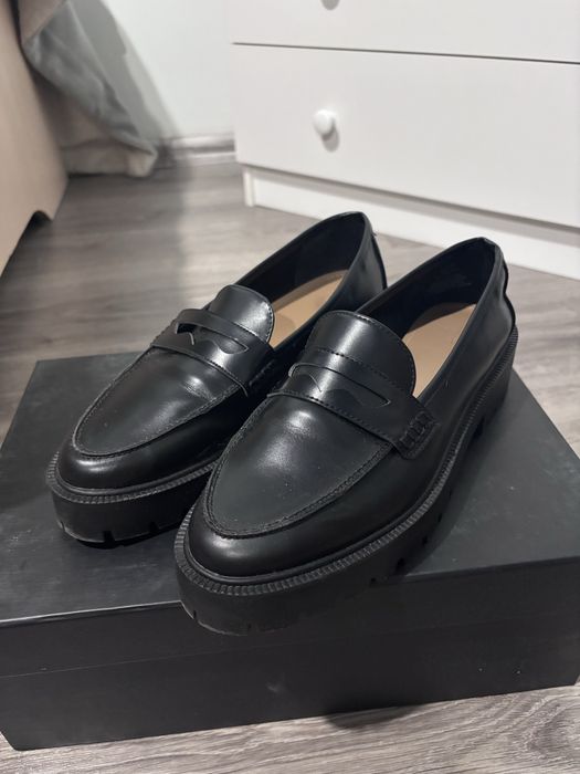 Продам женские лоферы H&M 38 размер