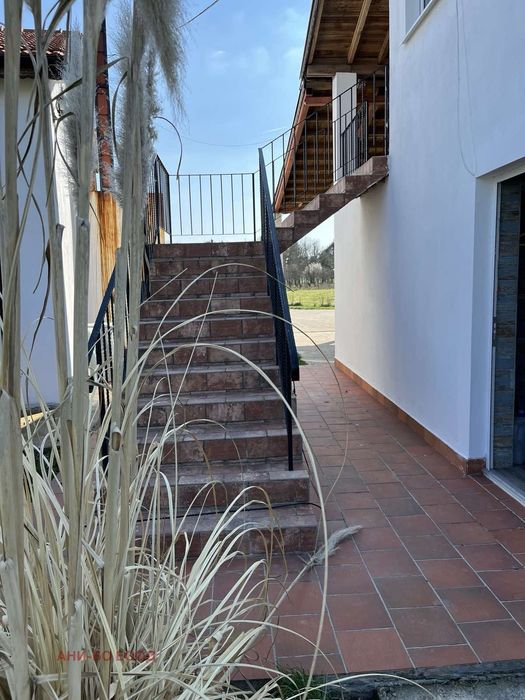 Къща в Добрич, област-с.Сенокос площ 350 цена 420000