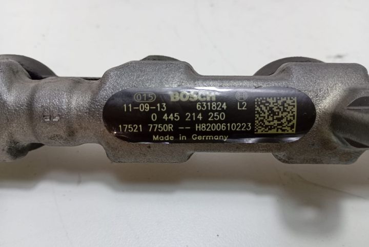 Rampa injectoare 2.0 dci 175217750R Renault Koleos prima generatie se