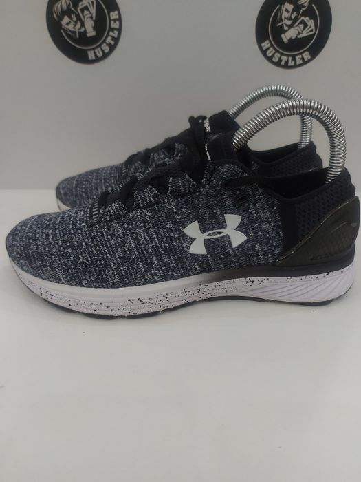 Дамски маратонки UNDER ARMOUR. Номер 38
