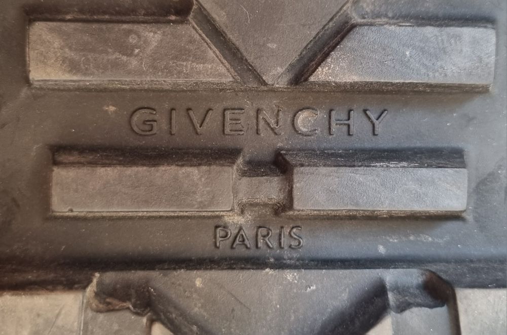 Vând ghete Givenchy