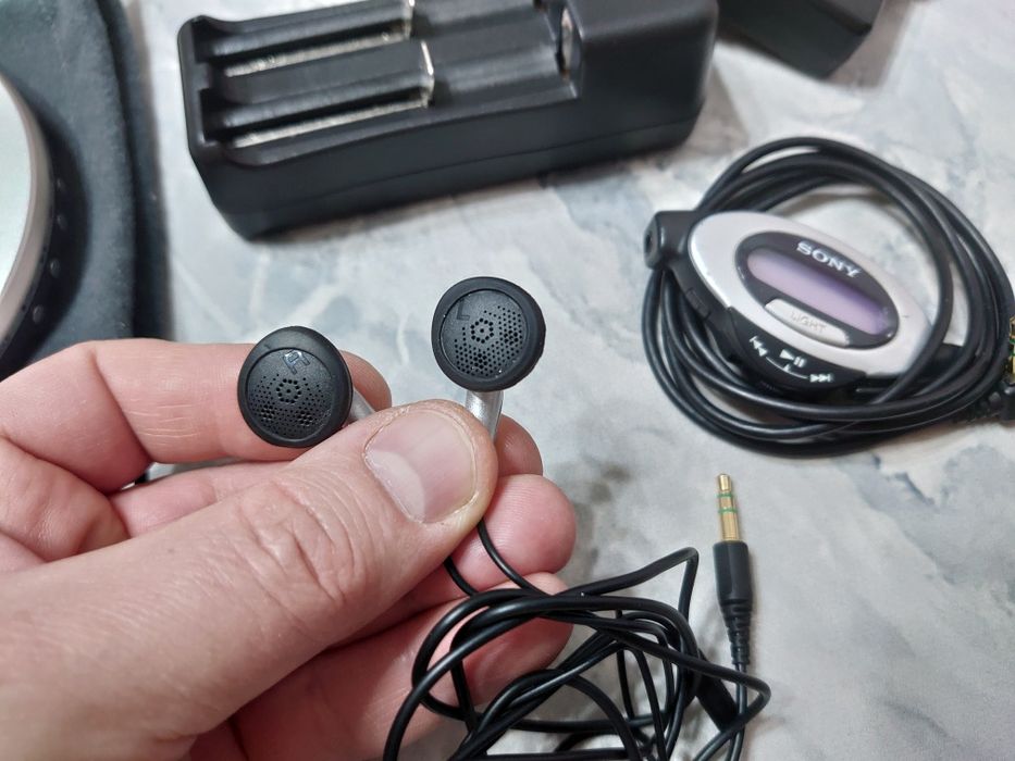 CD плеер Sony D-EJ915 Digital MEGA BASS Malaysia