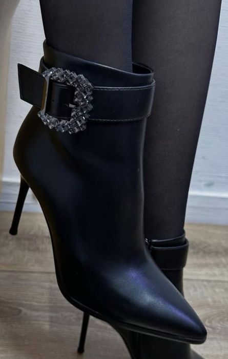 Ботильоны полусапожки на шпильке