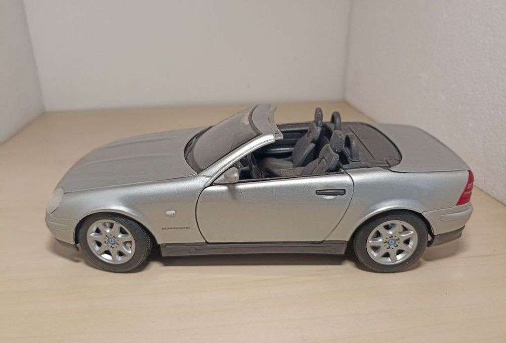 Scara 1:18 maisto Mercedes