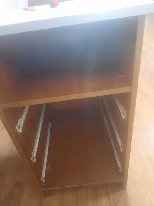 Продам стол компютерный офисный