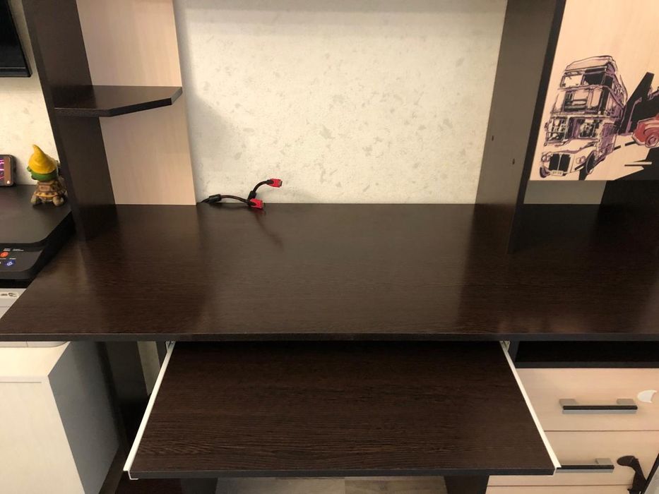 Стол компьютерный